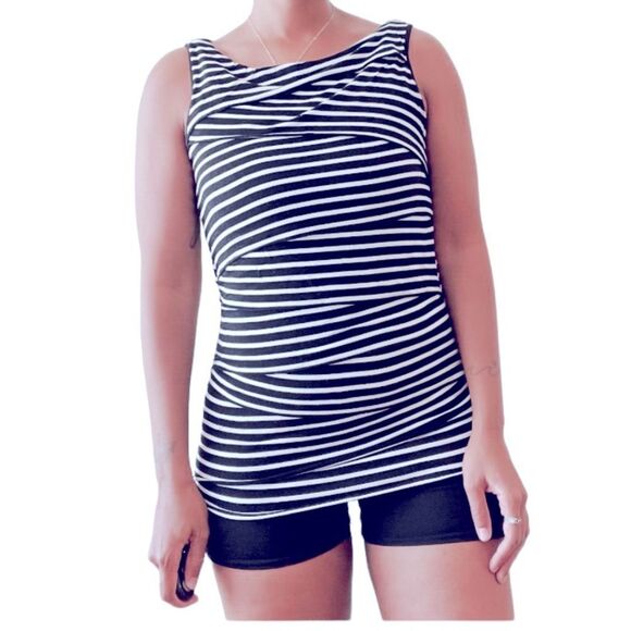Vince Camuto Tops - Vince Camuto Striped Sleeveless Top Navy White Women’s Medium